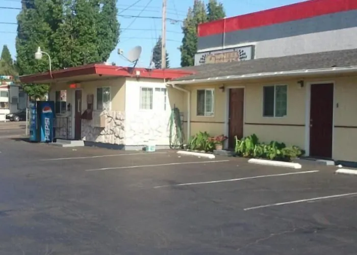 Aaron Motel